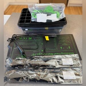 Vivo Adjustable Seedling Heat Mat - Black and Green